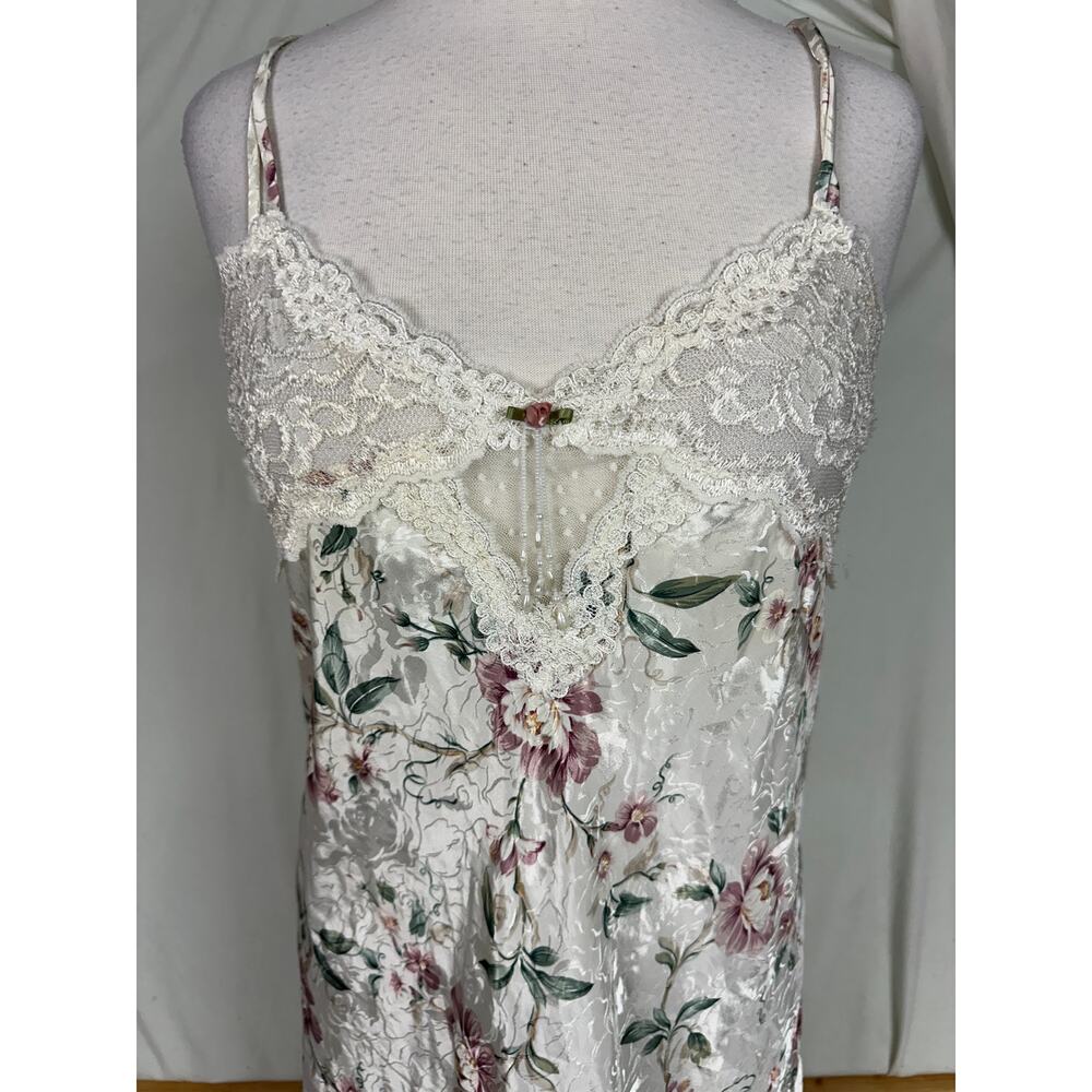 Vintage California Dynasty Medium 100% Polyester Floral Nightgown and Robe Set - Picture 8 of 16